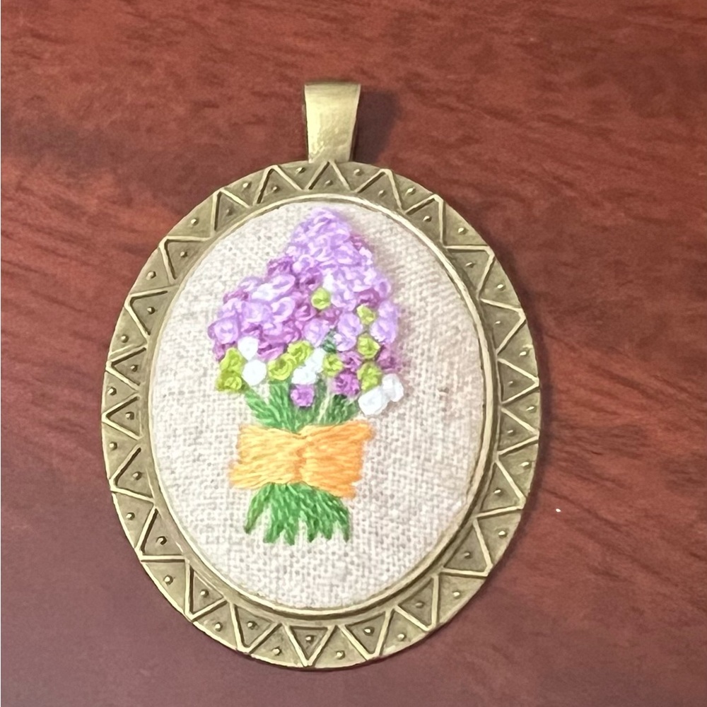 New hand crafted embroidery pendant with necklace